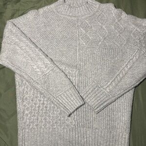 American Eagle Outfitters Light Gray Turtleneck Sweater